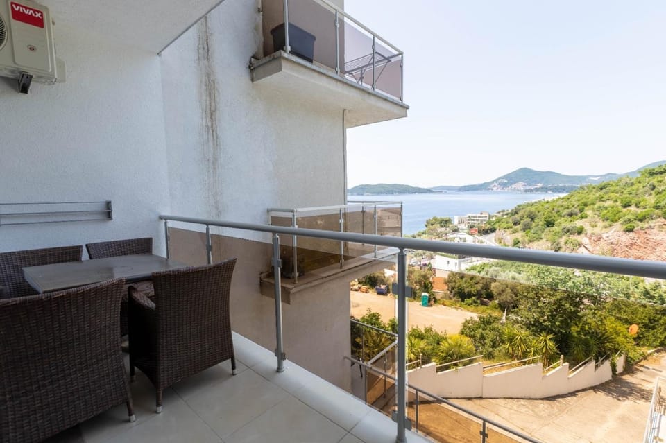Hana Apartment in Budva Municipality