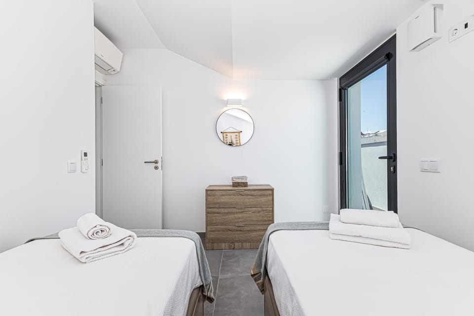 CoralMar Beachfront Apartment -Stunning Ocean Views -Algarve Apartment in Praia de Armação de Pêra