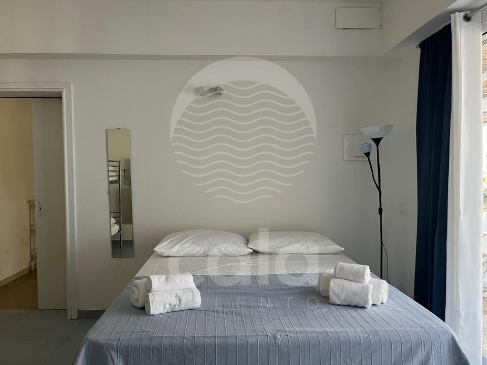 Bed, Photo of the whole room, Bedroom, air conditioner