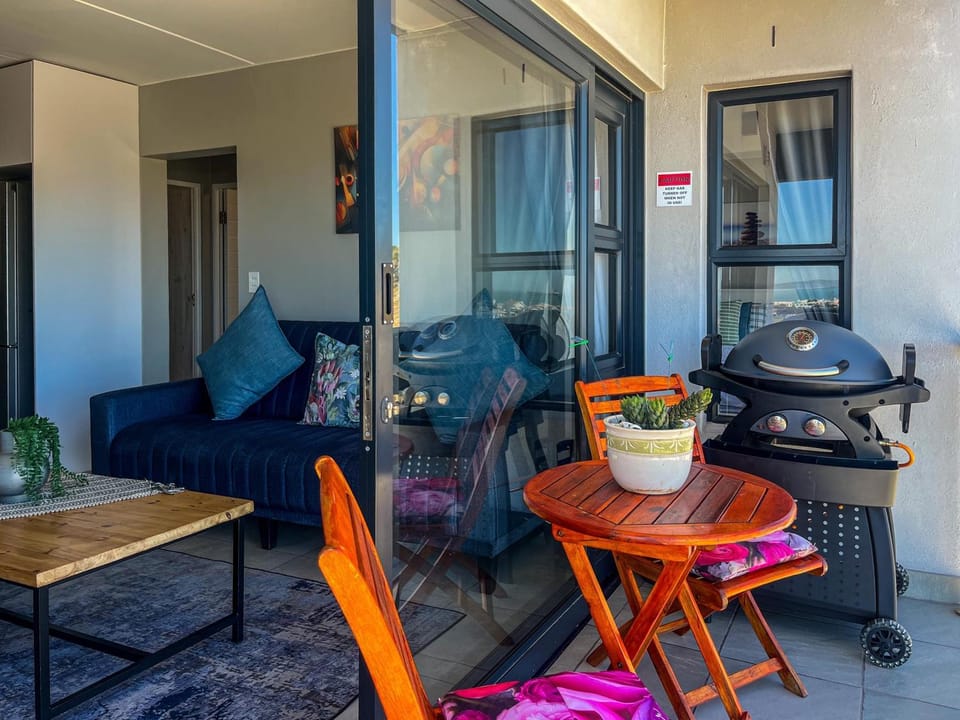 Patio, BBQ facilities, Seating area