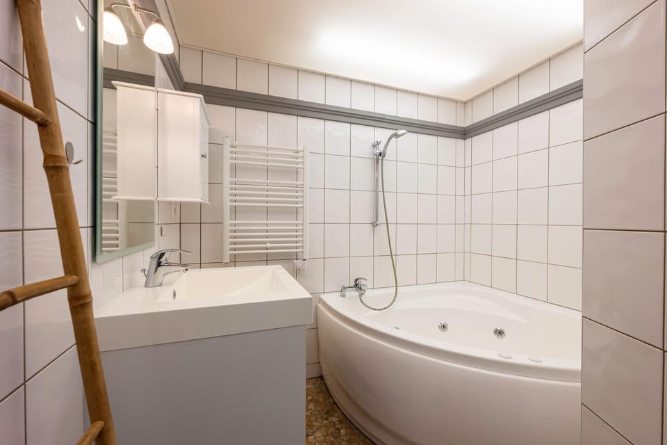 Bathroom, Living room