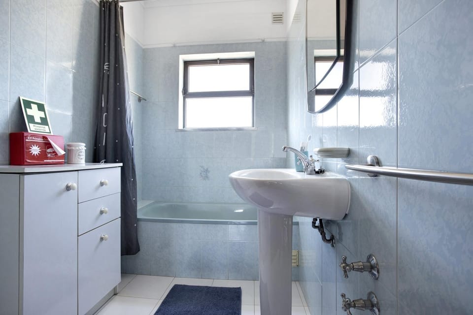 Bathroom, Living room