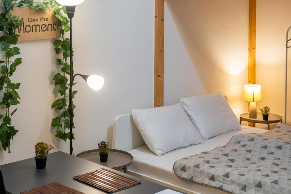 Bed, Bedroom