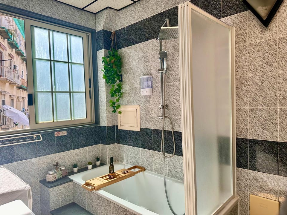 Bathroom, Bath