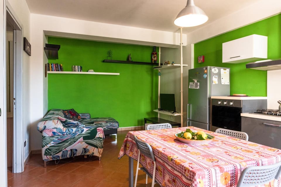 Property building, Kitchen or kitchenette, Living room