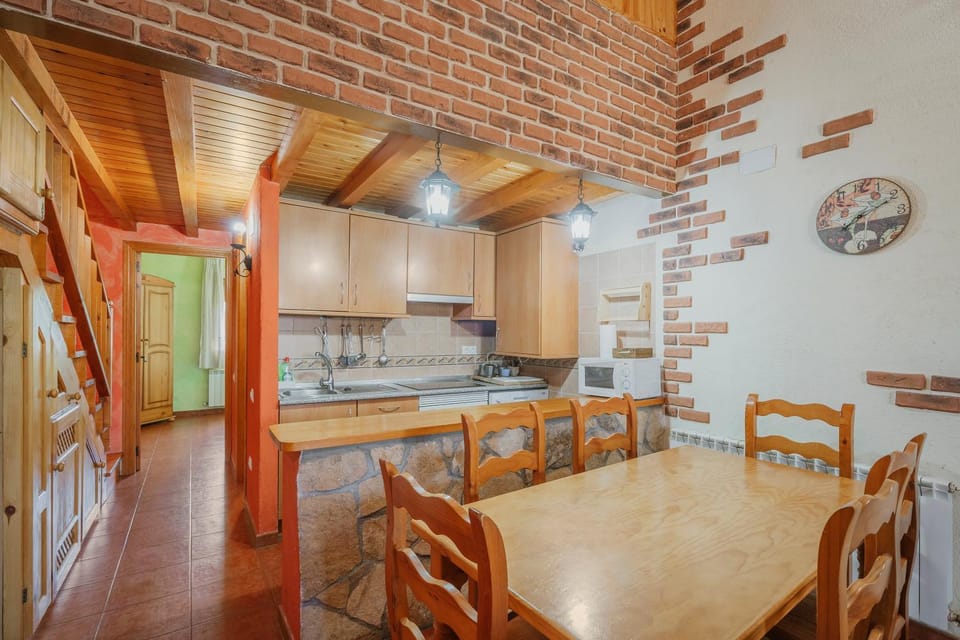 Property building, Kitchen or kitchenette, Living room