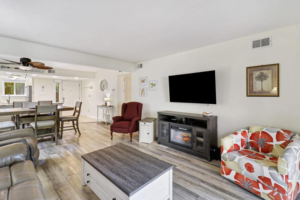 302 Tanglewood Villa Villa in South Forest Beach