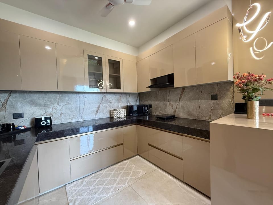 Kitchen or kitchenette, dishwasher