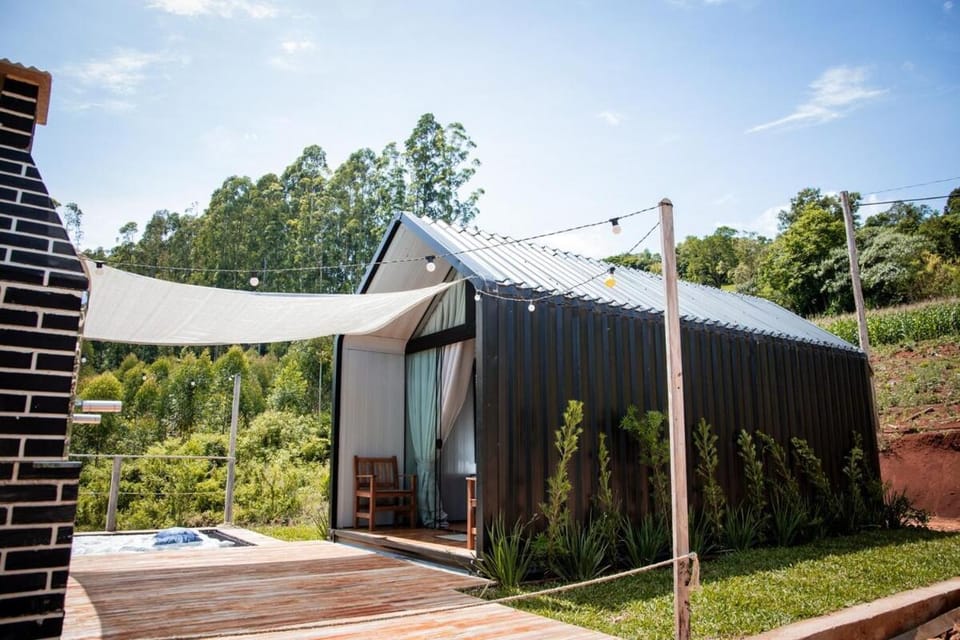 Black Cabana Chalet in State of Rio Grande do Sul