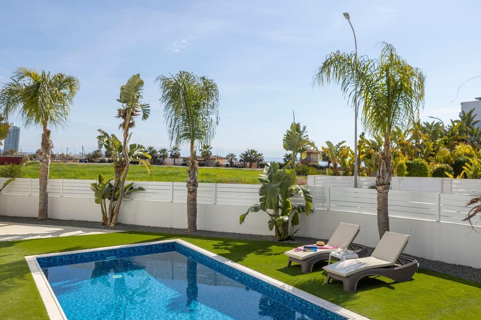 Natural landscape, Garden, Garden view, Pool view, Swimming pool, sunbed