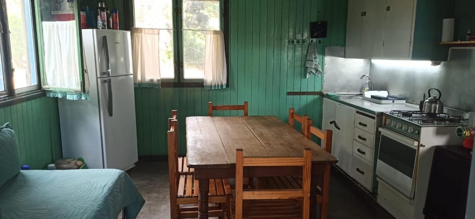Kitchen or kitchenette, Living room, Seating area, Dining area, oven, pet friendly, stove