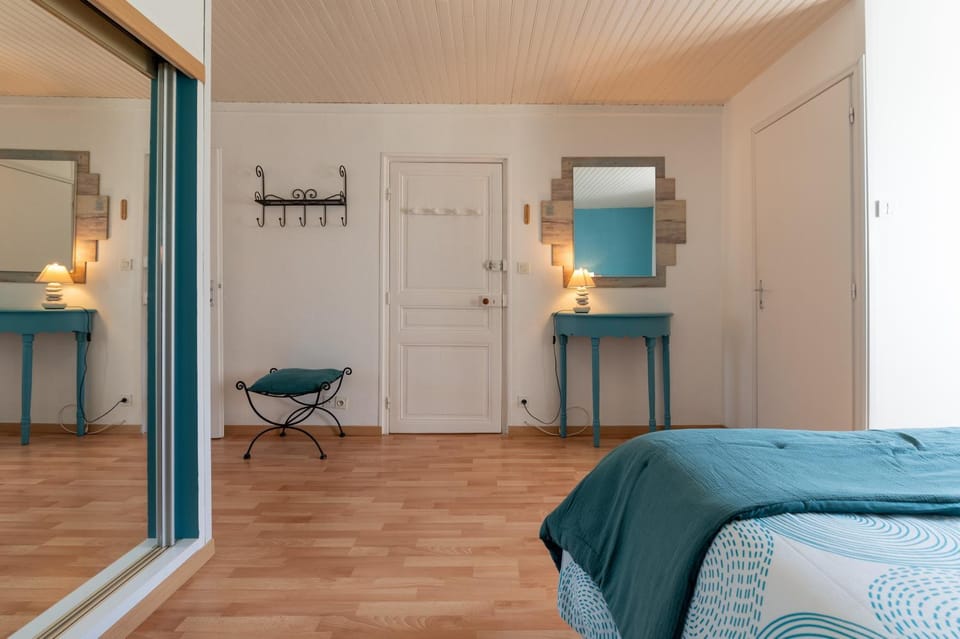 Living room, Bedroom