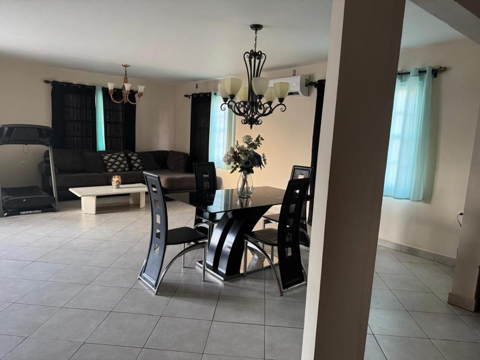 Aruba SunRise 3BRH Rentals Noord House in Noord