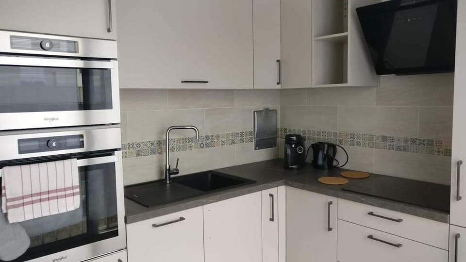 Your 28 m Studio RER B Paris Modern Convenient and Affordable Apartment in Île-de-France