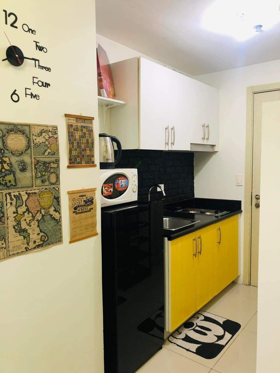 Kitchen or kitchenette