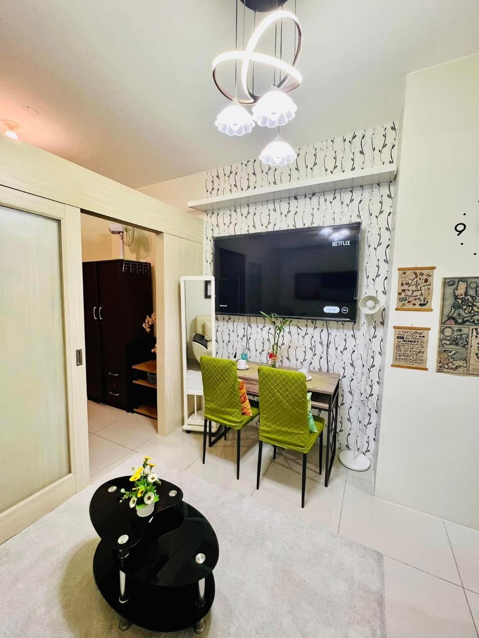 TV and multimedia, Living room, Seating area