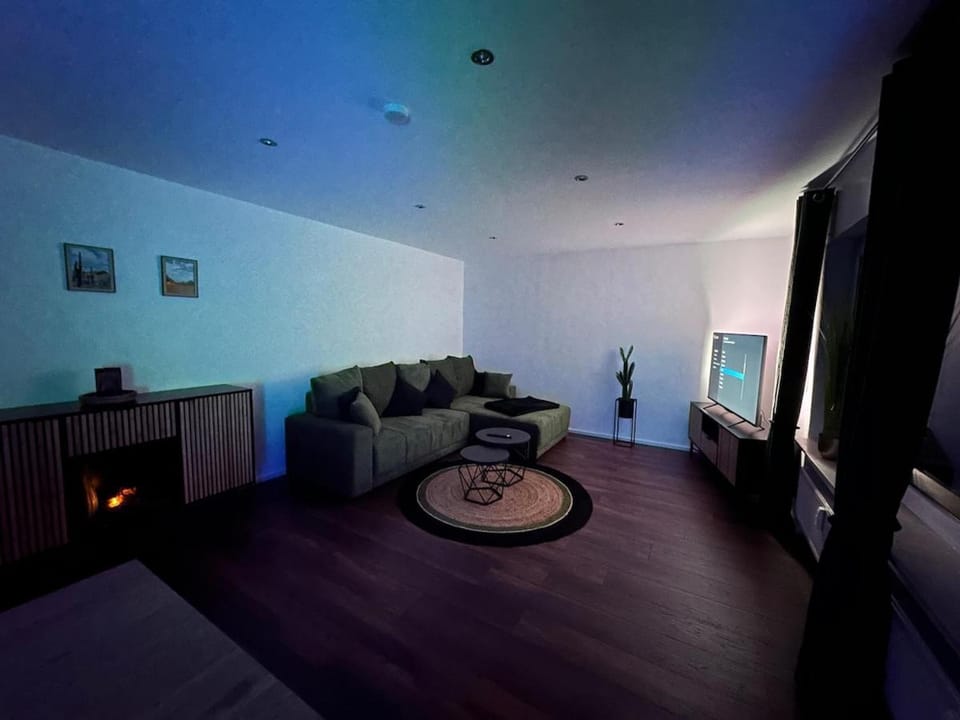 TV and multimedia, Living room, Seating area