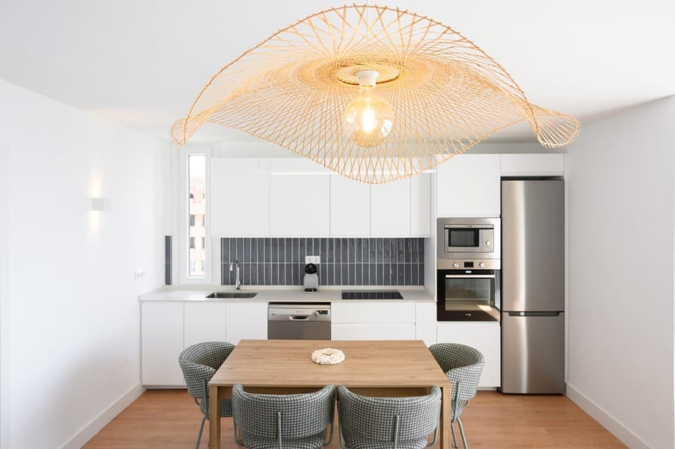 Kitchen or kitchenette, Dining area, Meals, dishwasher, heating, heating, internet, internet, microwave, oven, stove, air conditioner, air conditioner