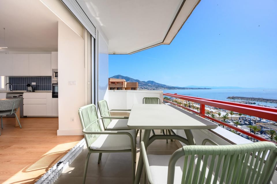 Day, Natural landscape, View (from property/room), Balcony/Terrace, Kitchen or kitchenette, Living room, Seating area, Dining area, Sea view