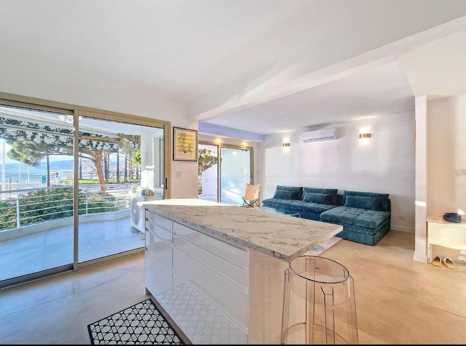 Le Romance - Palm Beach - Sea View - Wi-Fi - Air Conditioning Apartment in Cannes