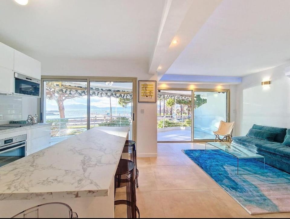 Le Romance - Palm Beach - Sea View - Wi-Fi - Air Conditioning Apartment in Cannes
