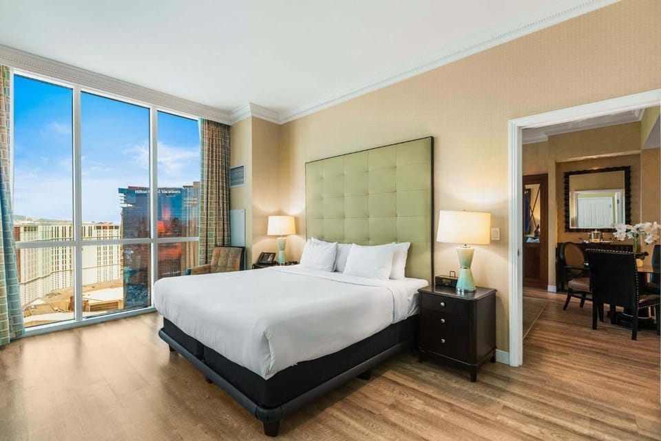 No Resort Fee Penthouse Balcony & Free Valet House in Paradise