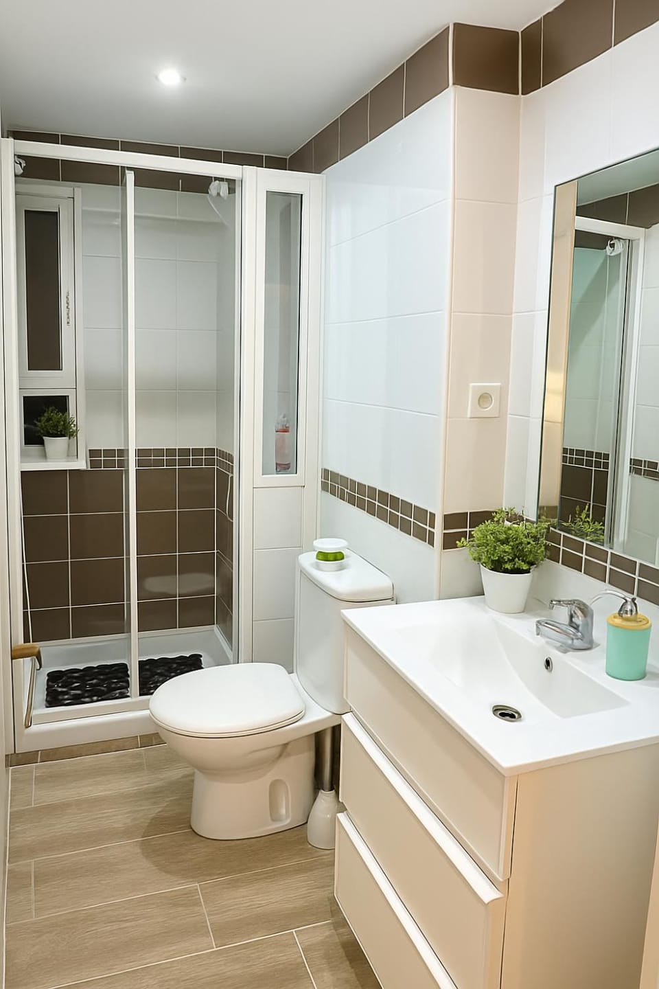Shower, Bathroom, towels