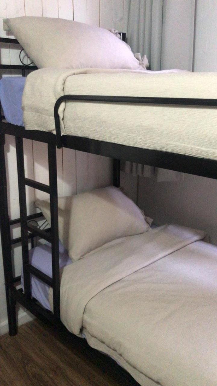 young children, bunk bed