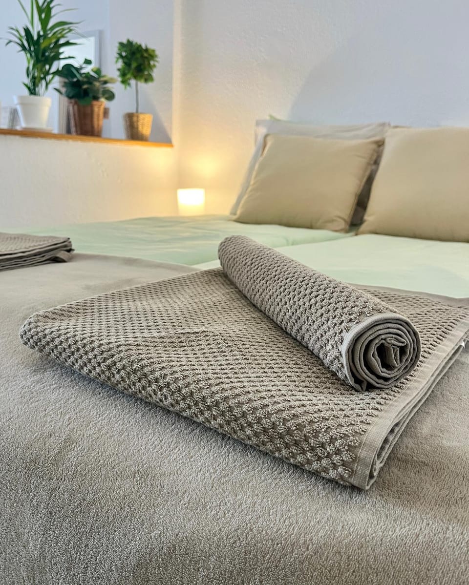 Bed, Living room, Photo of the whole room, Bedroom, towels
