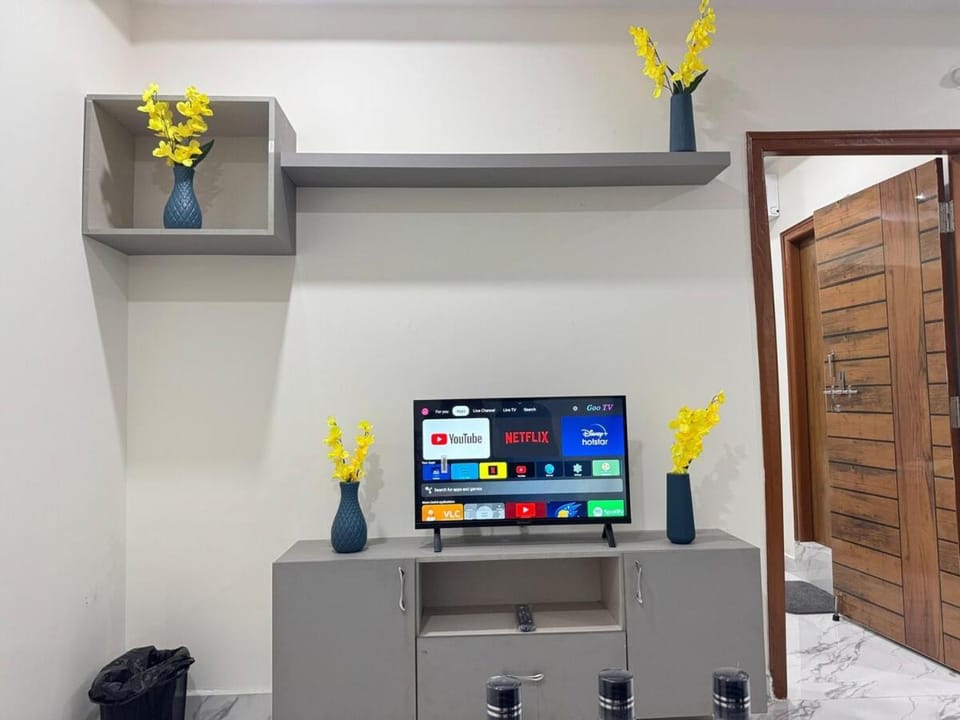 Elevated Escape Penthouse in Kondapur near AMB mall Apartment in Hyderabad