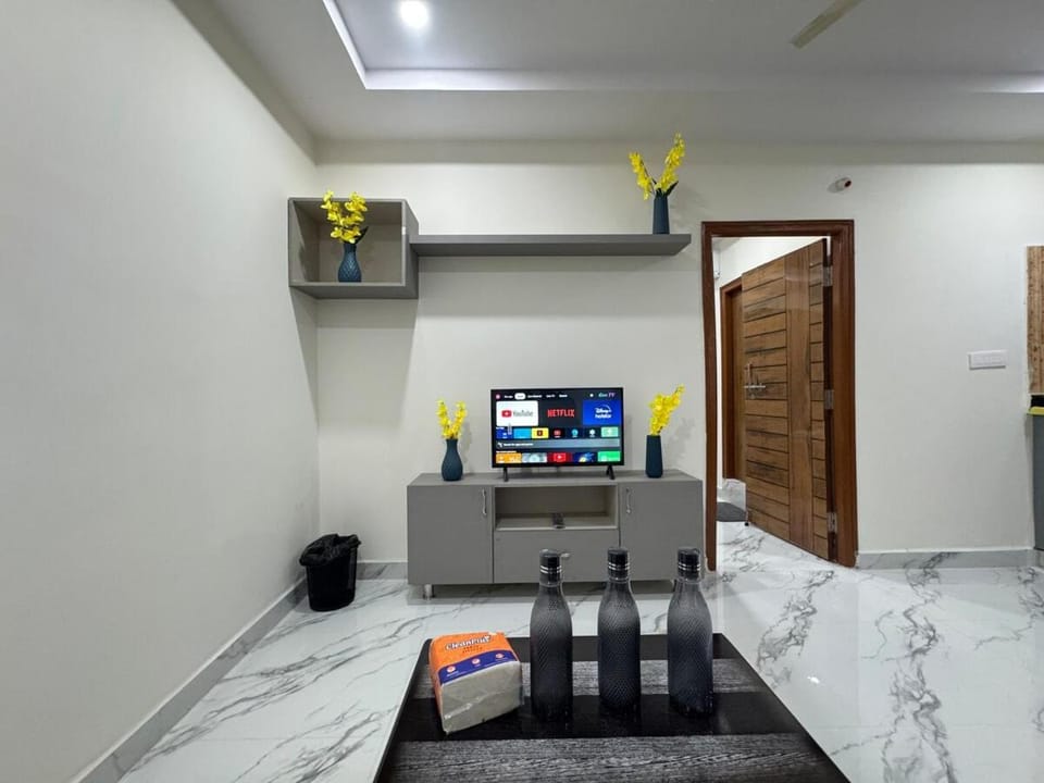 Elevated Escape Penthouse in Kondapur near AMB mall Apartment in Hyderabad