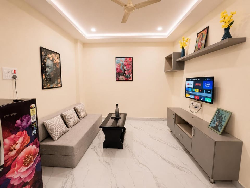 Elevated Escape Penthouse in Kondapur near AMB mall SSR 601 Apartment in Hyderabad