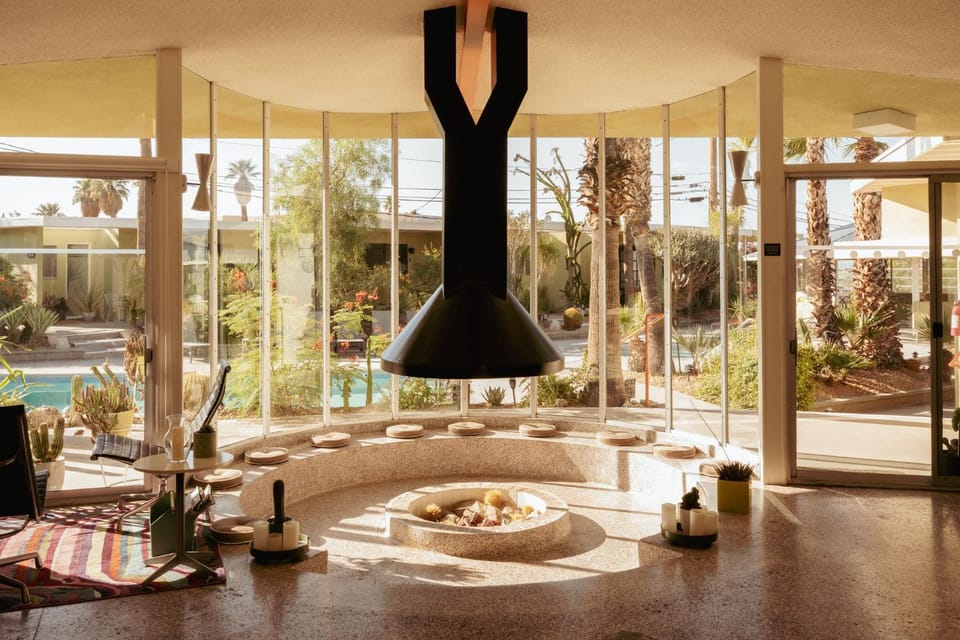 Lobby or reception, Seating area, fireplace