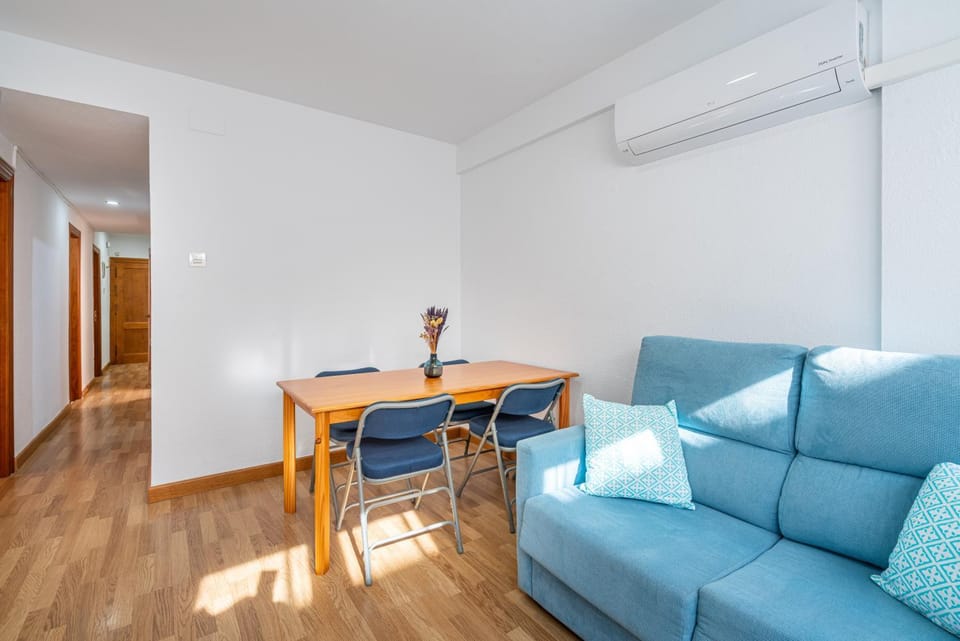 Living room, Seating area, Dining area, air conditioner