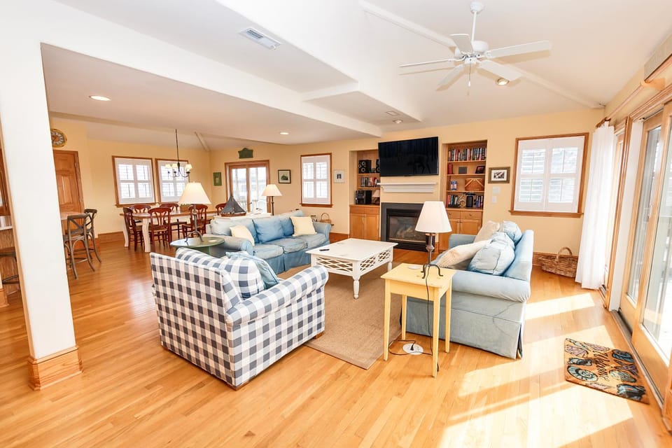 Oceanside, Close to the Beach, Ocean and Sound Views! -O6, Summer House House in Duck