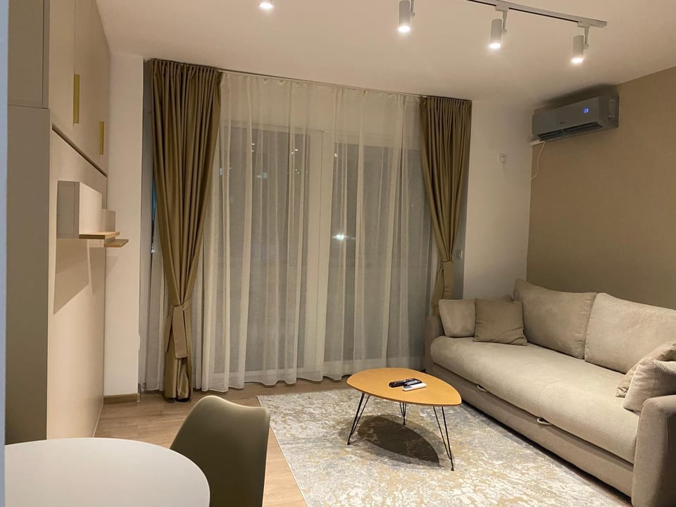 Golden Nook - Modern Studio with Balcony Apartment in Podgorica