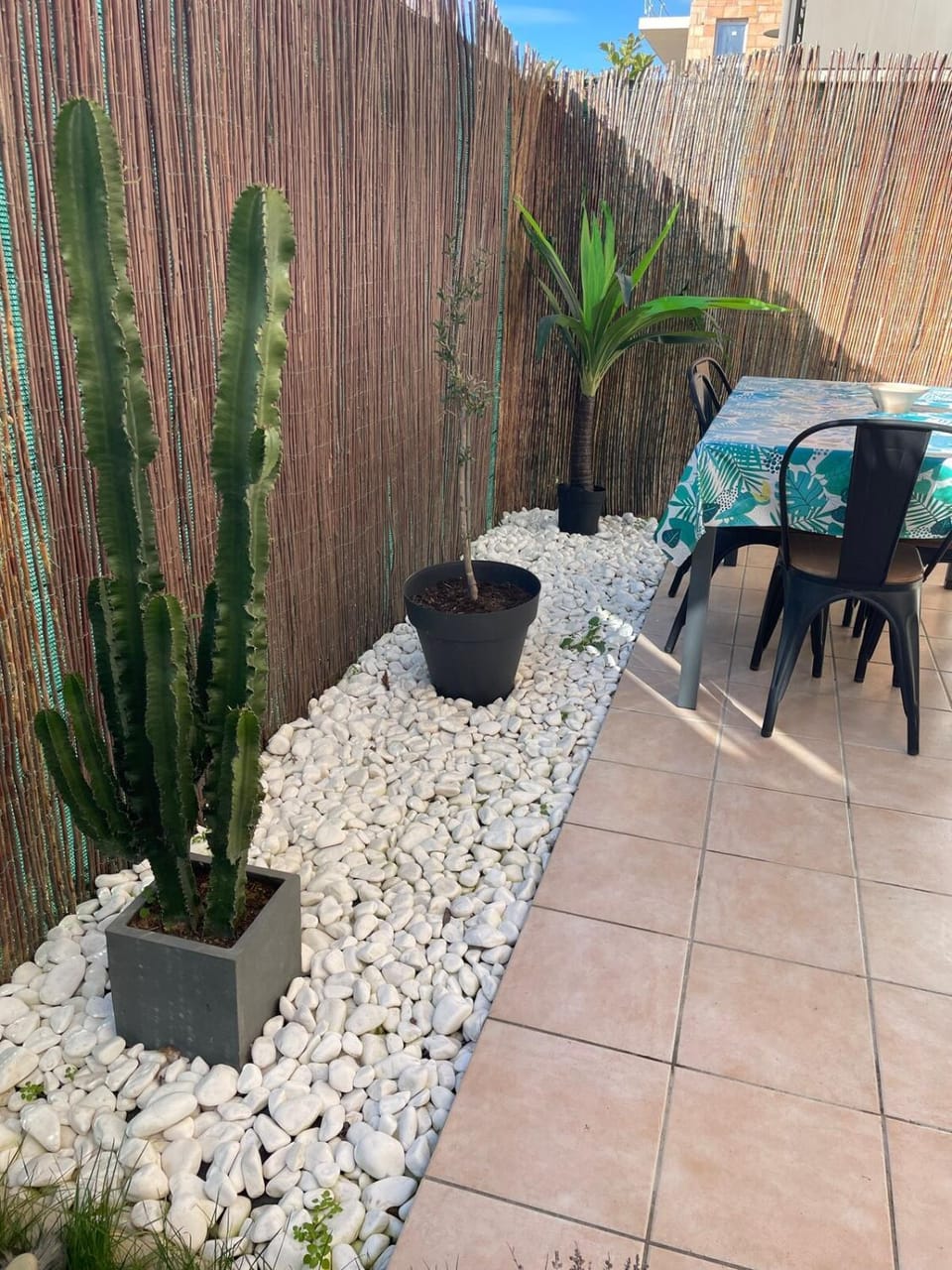 Garden, Dining area