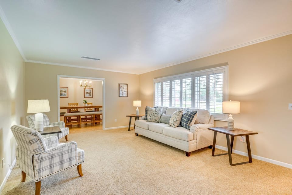 6 Mi to Legoland: Retreat w/ Pool & Fenced Yard House in Winter Haven