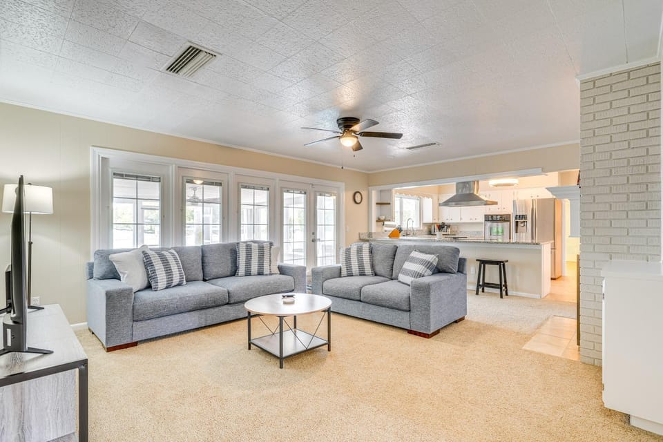 6 Mi to Legoland: Retreat w/ Pool & Fenced Yard House in Winter Haven