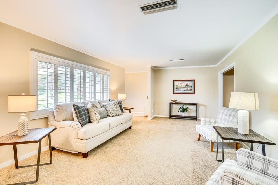6 Mi to Legoland: Retreat w/ Pool & Fenced Yard House in Winter Haven