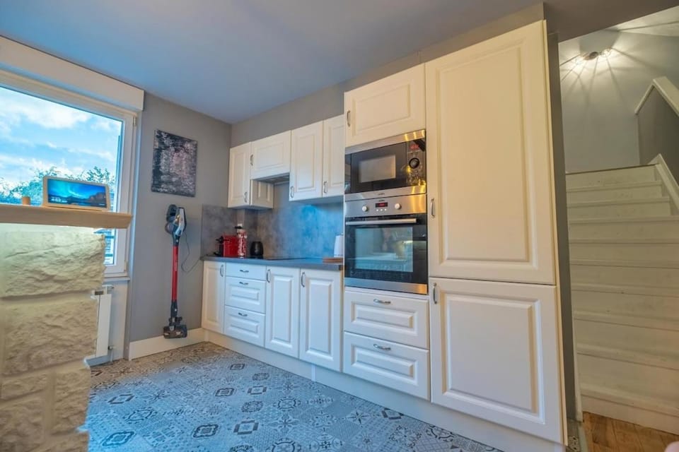 Le Loft Triplex 200M2 avec billard au centre-ville House in Epernay