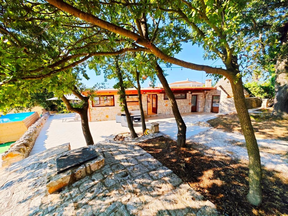 Il Trullo nel bosco Apartment in Province of Taranto