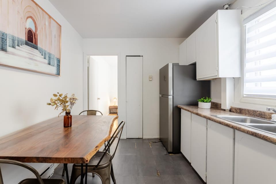 Kitchen or kitchenette, oven, stove