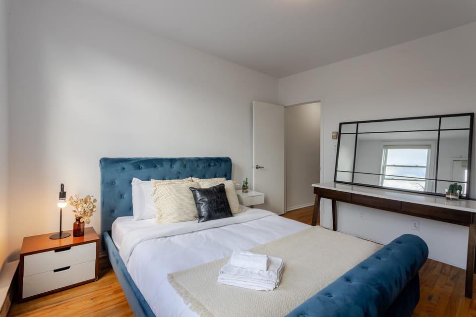 Bed, Bedroom, internet, wardrobe