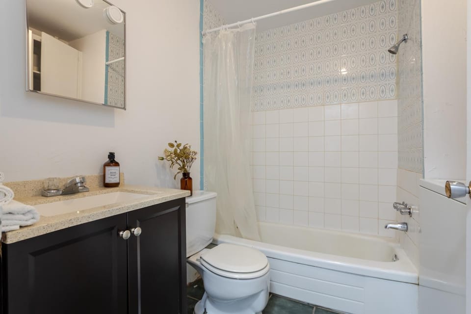 Toilet, Bathroom, Bath, towels