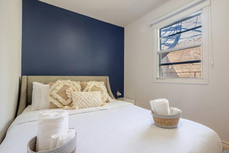 Ideal 4BR Property in Downtown Montreal Apartment in Laval