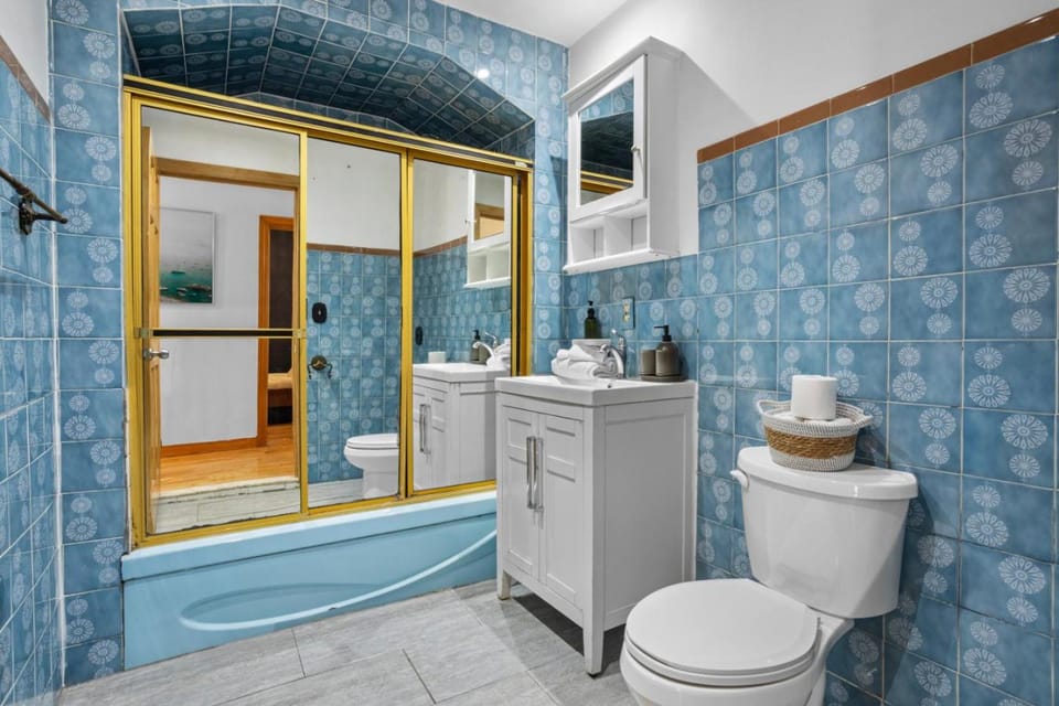 Majestic 4BR – Stay in the Heart of MTL Apartment in Laval