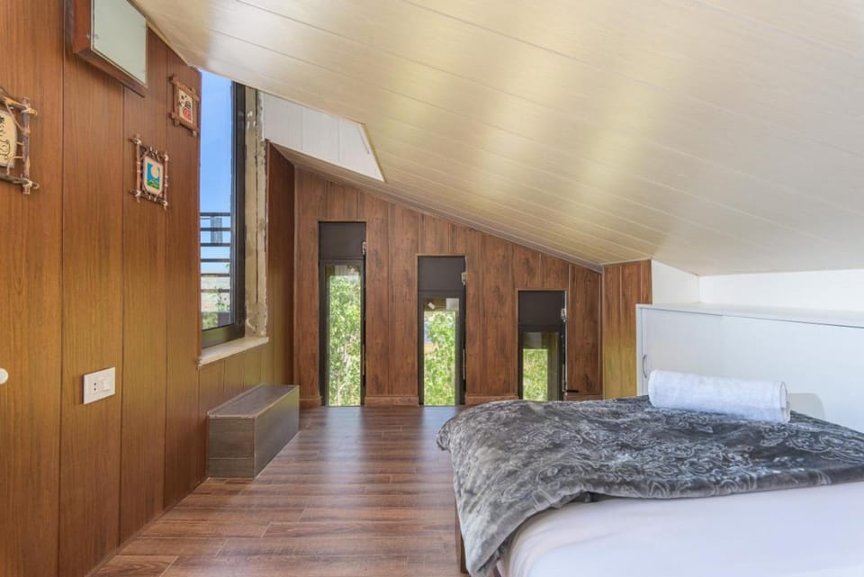 Bed, Photo of the whole room, Bedroom, heating, wardrobe
