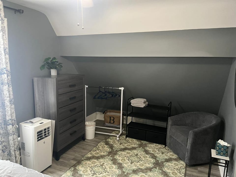 Bedroom, wardrobe