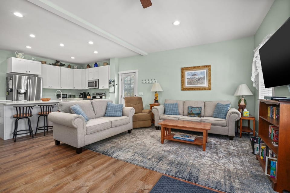 All Done - Pet Friendly; New for 2024! House in Chincoteague Island